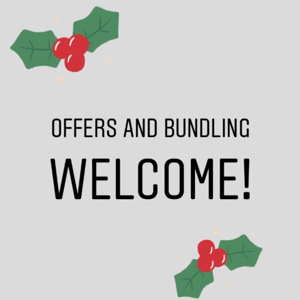 Bundles and offers welcome! ❤️💚